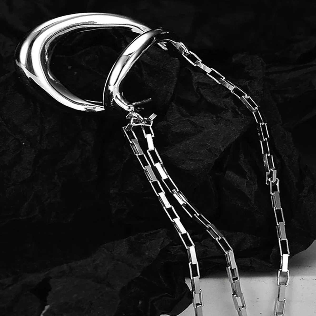 Platinum Letter C Earrings Tassel Chain Earrings Cuffs False Perforated Artificial Ear Clips Womens Korean Fashion JewelryX240913