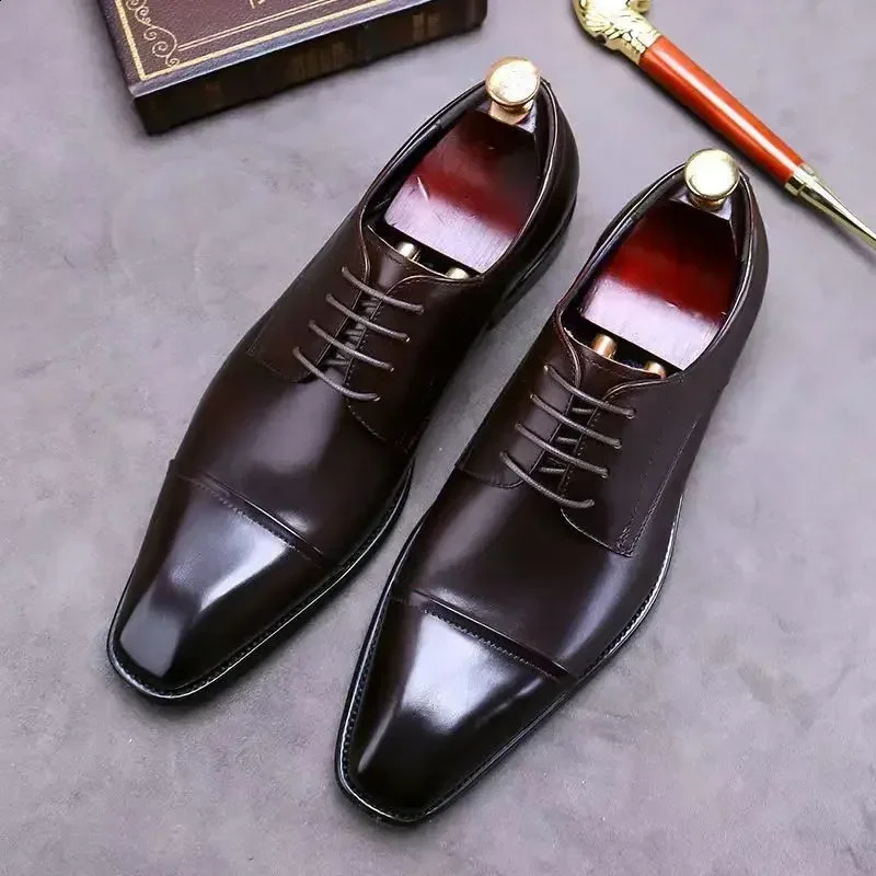 Mens Leather Shoes Fashionable Classic Three Joint Oxford Shoes Square Head Business Office Comfortable Casual Shoes For Men 240906