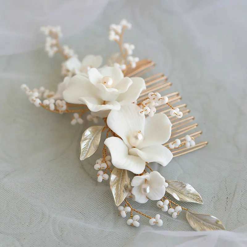 Handmade White Ceramic Flower Hair Comb For Bridal Exquisite Gold Color Leaf Pearl Wedding Tiara Accessories Prom JewelryX240913