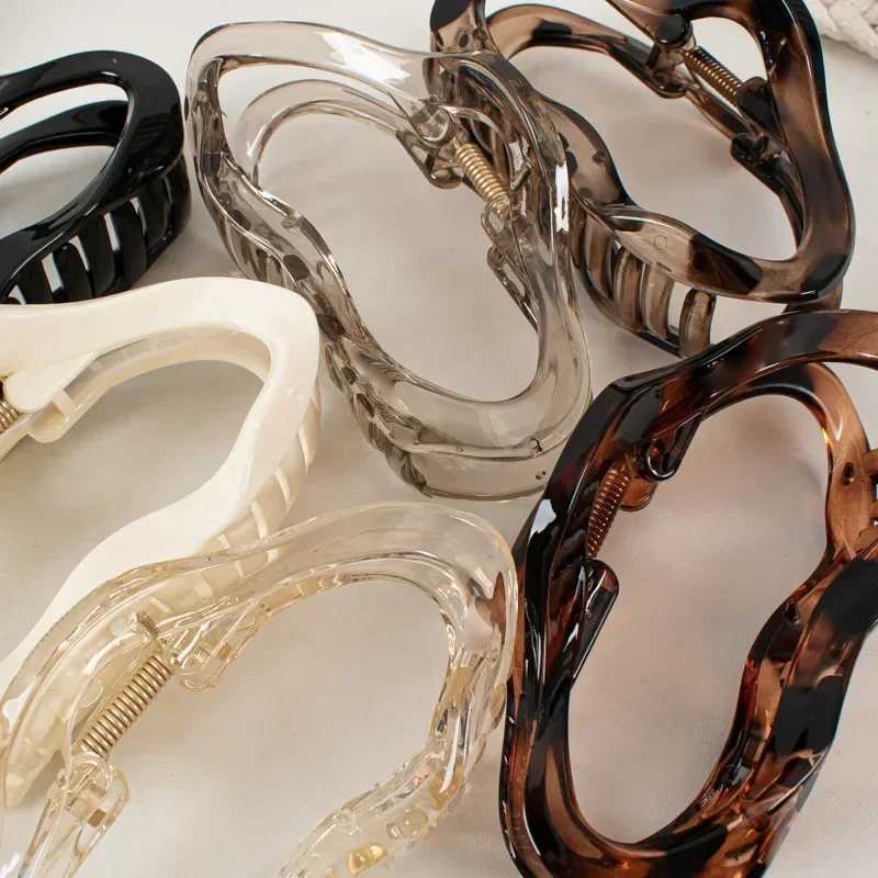 Irregular Hollow Out Hair Claws Clips Women Girls Tortoiseshell Large Crab Hair Clamps Barrettes Clips Hair Accessories FashionX2409