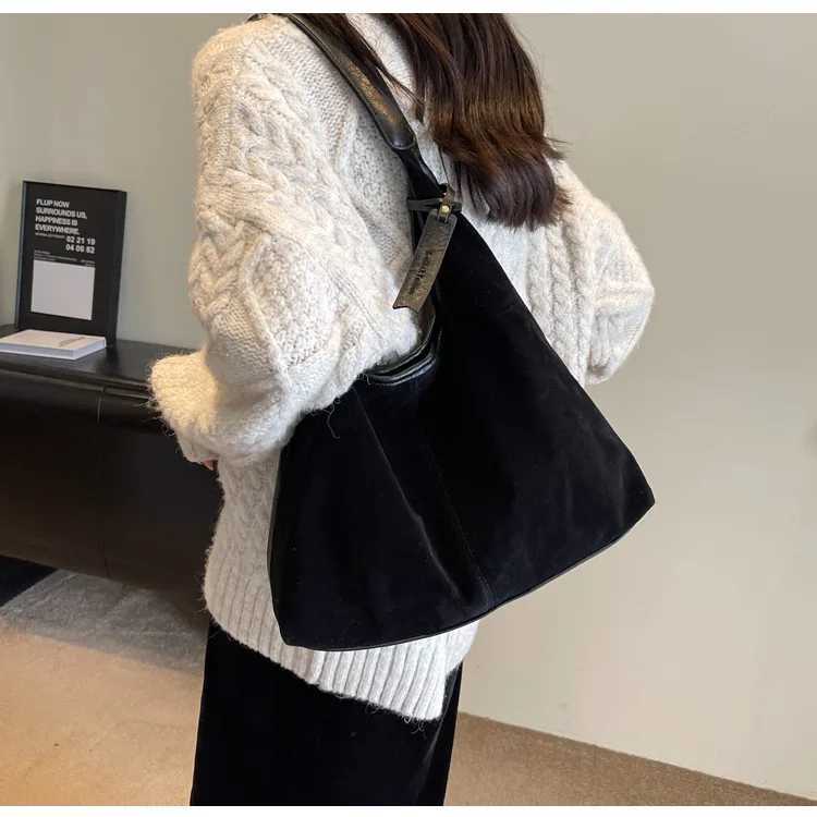 Autumn and Winter Vintage Women s Bag Large Capacity Suede Shoulder Solid Color Simple Casual Commuter 240913