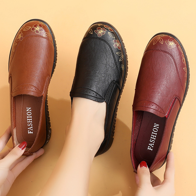 Spring Women Flat Elderly Retro Vintage Genuine Leather Black Women's Shoes Moccasins With Fur Loafers