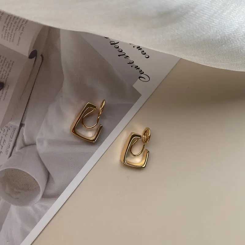 Hot Sale Geometry Minimalist Clip on Earrings Vintage High Quality Golden Without Piercing Ear Clips for WomenX240913