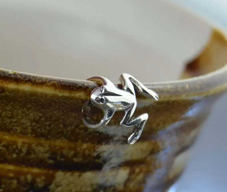 Little Frog Earrings Retro Tree Frog Ear Clip Funny Animal Earrings for Women Simple Gothic AccessoriesX240913