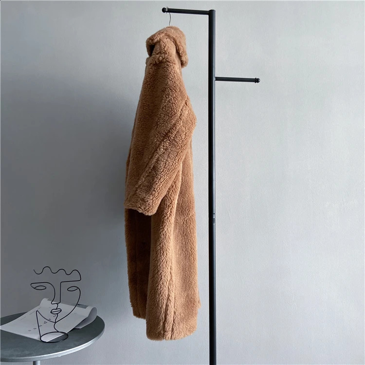 Winter Jacket Women Long Coat Wool Woven Fabric Thick Warm Outerwear Oversize Fashion Streetwear Teddy Bear Coats 240911