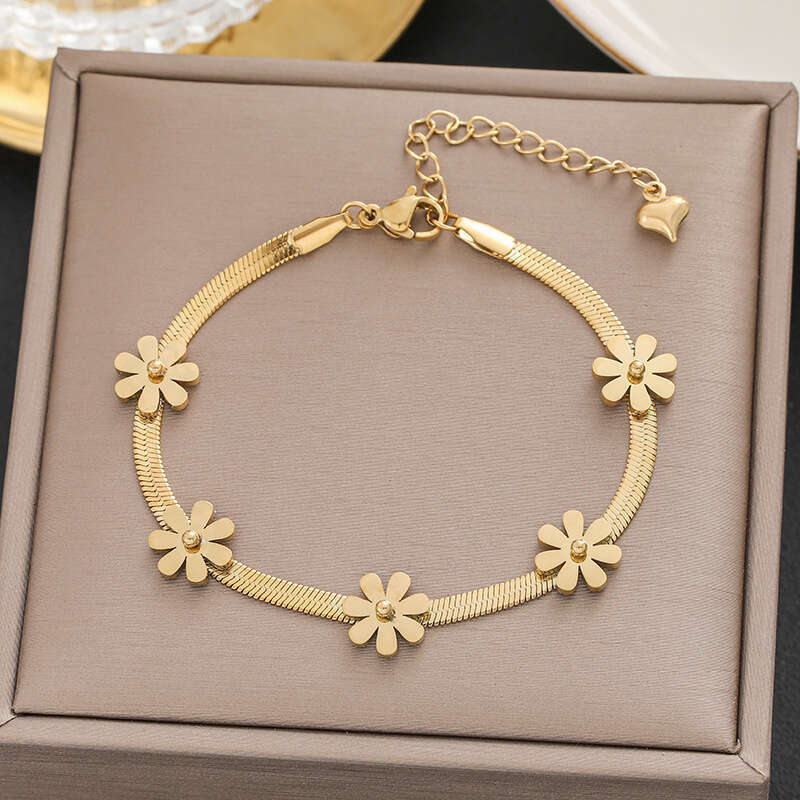 Luxury Designer jewelry Non fading all body titanium steel bracelet with street style hip-hop personality featuring five small daisies chain bracelet 