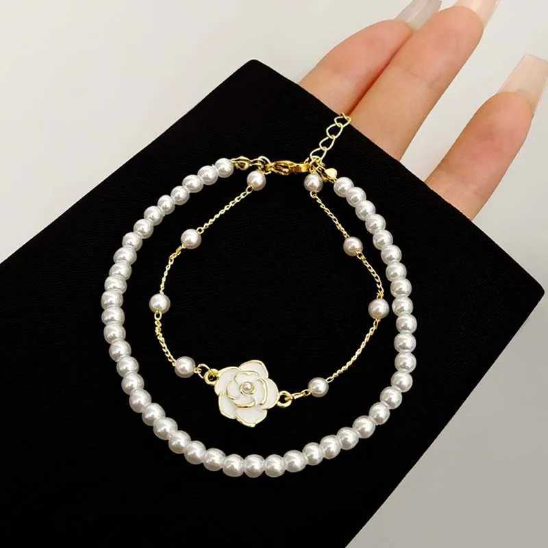 Vintage White Camellia Bracelet for Womens Elegant Double layered Simulated Pearl Bead Chain Bracelet Jewelry 2024 Trend W240913