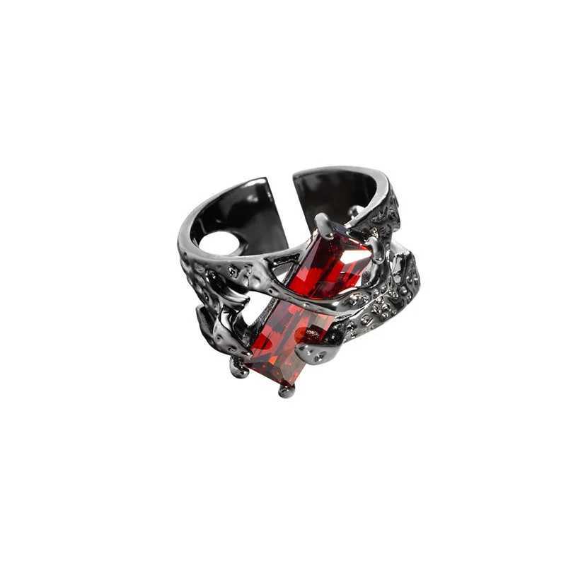 Band Rings 2023 New Punk Black Thorns Vine Twine Red Rhinestones Hollow Unsex Couple Finger Ring Women Men Jewelry Gift H240913