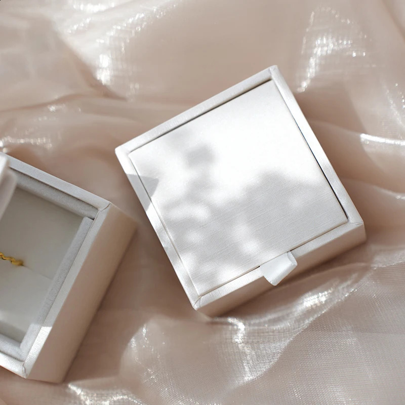 High-end Wooden Jewelry Box White Square Glitter Jewelry Gift Packaging Box Rings Necklace Earrings Badges Storage Display Case 240910