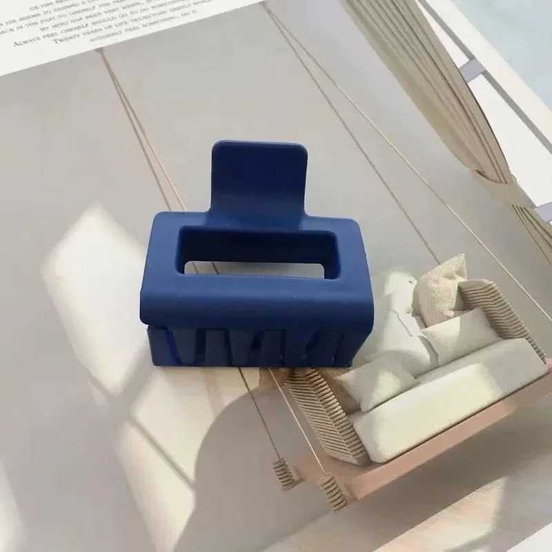 Korea Fashion Women Hair Claws Crab Clamps Charm Solid Small Size Hair Clips Crab Chic Headdress Lady Hair Styling Tool HeadwearX240912