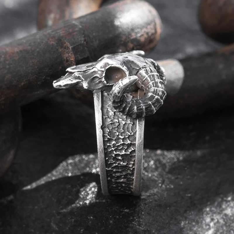 Band Rings Vintage Retro Punk Skull Devil Horn for Men Women Couples Personality Party Hip Hop Claw Ring Jewelry Wholesale H240913