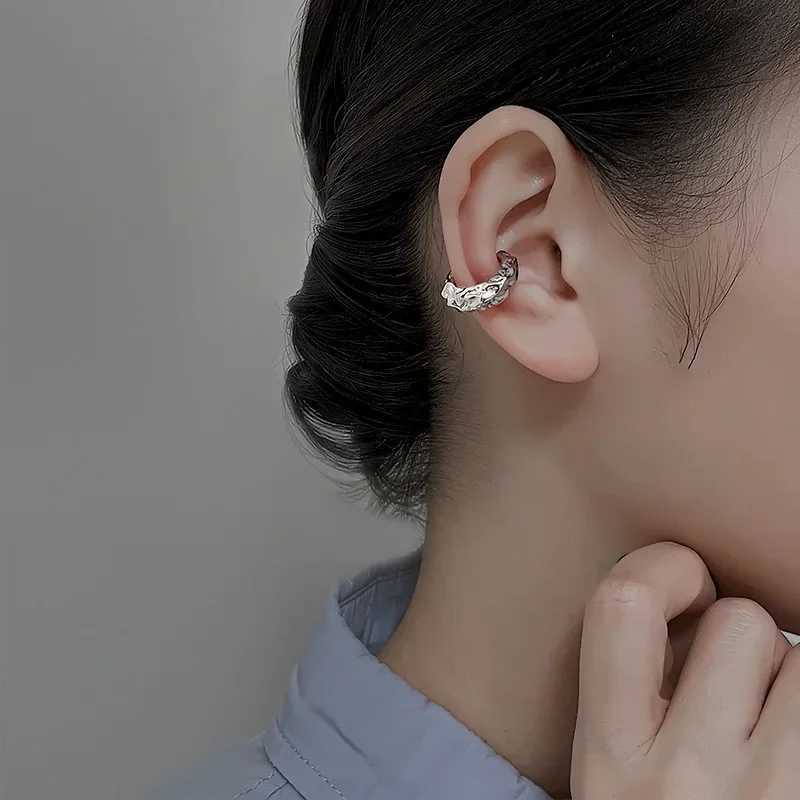 1 Pcs Irregular Texture C Shaped Clip On Earrings Ear Cuff Without Piercing Women Girls Geometric Ear Clip Party JewelryX240913
