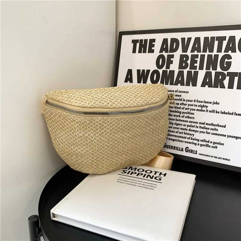 Straw Woven Fanny Pack for Women Rattan Coin Wallet Waist Bag Ladies Chest Belt Bag Pillow Cross Body Bag Z240912