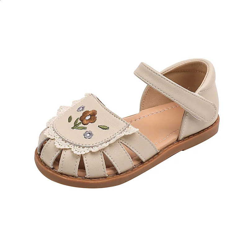 Summer girls sandals with exquisite embroidery and lace childrens casual sandals with soft leather near toe small childrens shoes 240913