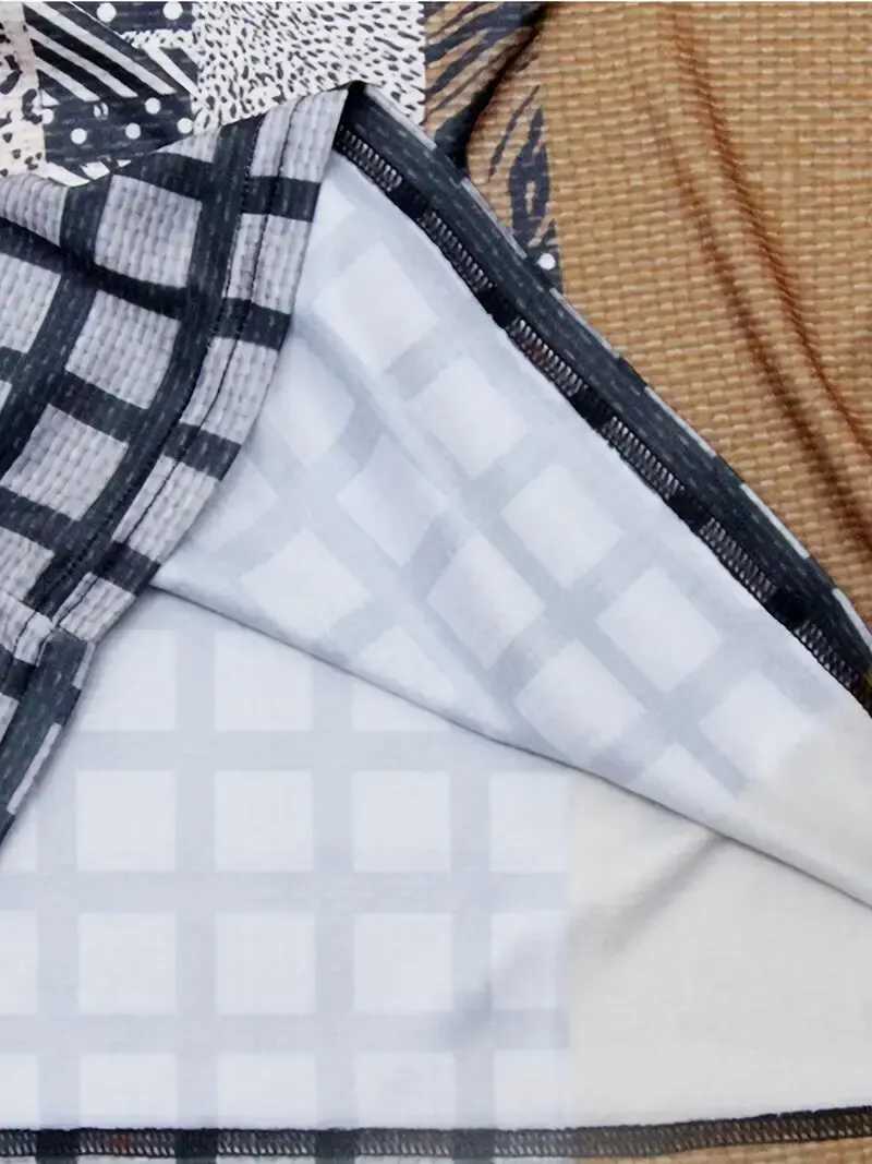 Mens casual long sLeeved lapel shirt with retro checkered pattern mens fashionable shirt W240913