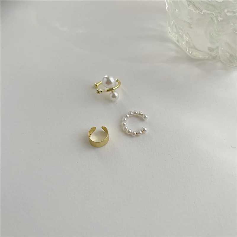 Punk Rock Gold Color Clip Earrings No Piercing Trendy Pearl Earcuffs Statement Cartilage Earrings for Women Party JewelryX240913