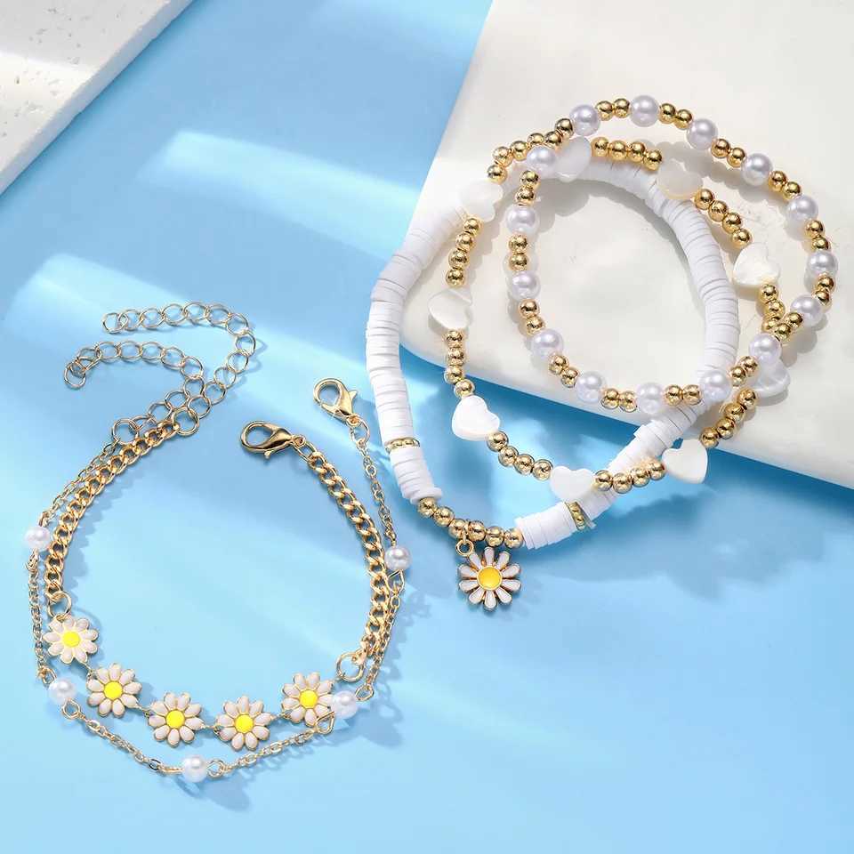 New 10 piece vintage Bohemian bracelet set suitable for women daisy flower pendant beaded star heart pearl bracelet 2024 fashionable jewelry gift W240
