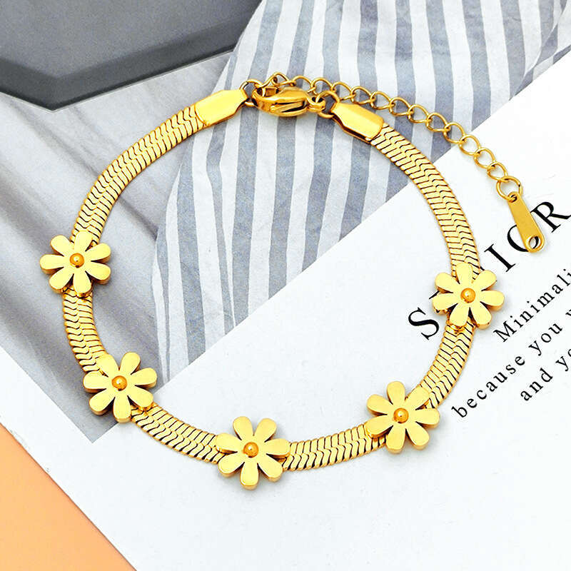 Luxury Designer jewelry Non fading all body titanium steel bracelet with street style hip-hop personality featuring five small daisies chain bracelet 