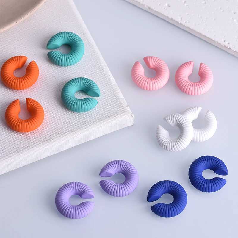 1 Pair Colorful Threaded Round Acrylic Ear Clip Earrings for Women Fashion Simple No Piercing C-Shaped Ear Cuff Female JewelryX240913