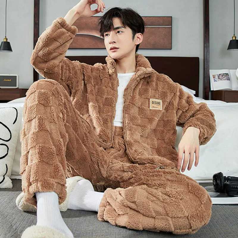 Autumn and Winter Long Plush Mens Pajamas Plaid Flannel Pyjama Pants 2 Piece Home Wear Man Velvet Thickened Sleepwear Zipper Pj Y240913