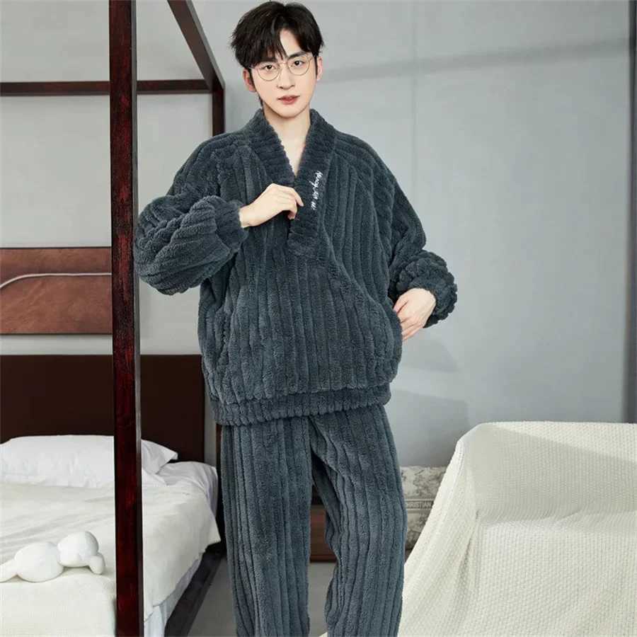 2024 New Winter Warm Coral Fleece Men Pajamas Set Fluffy Tops + Long Pants Sleepwear for Sleeping 2 Piece Homewear Loungewear Y240913