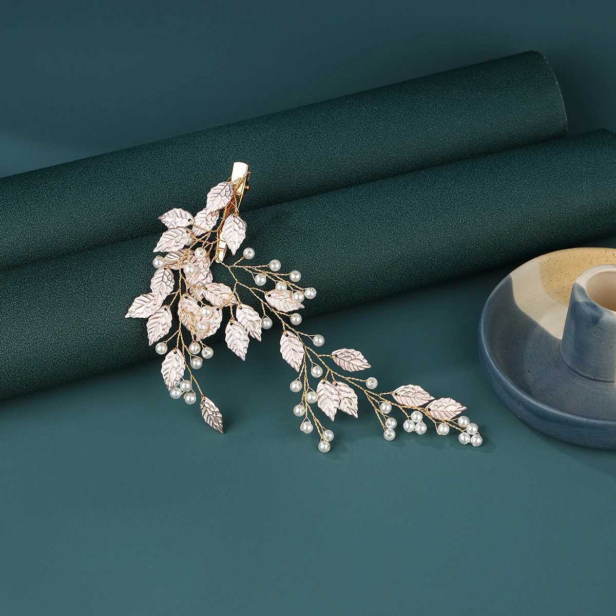 Handmade wedding hair comb pearl flower leaf bridal hair clip ladies wedding hair ornamentX240913