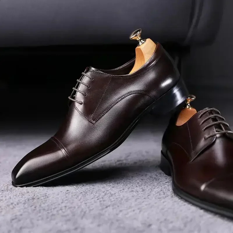 Mens Leather Shoes Fashionable Classic Three Joint Oxford Shoes Square Head Business Office Comfortable Casual Shoes For Men 240906