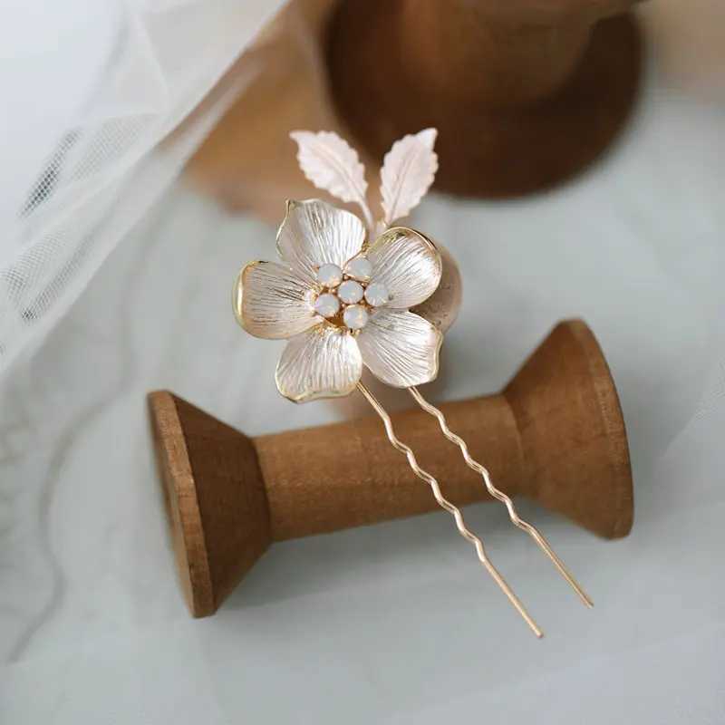Pretty Flower Hairpin Opal Crystal Bride Wedding Hair Accessories JewelryX240913