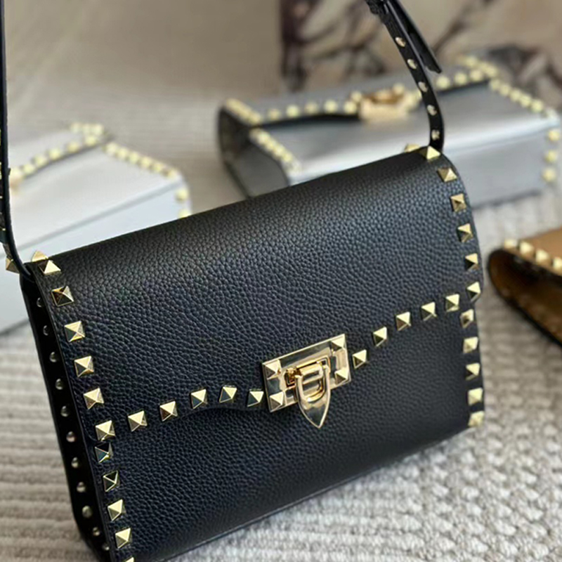 Designer Women's Fashion Shoulder Bags Handbags 2024 Luxury Versatile Temperament High Quality Genuine Leather Personality Women Rivet Pack Totes