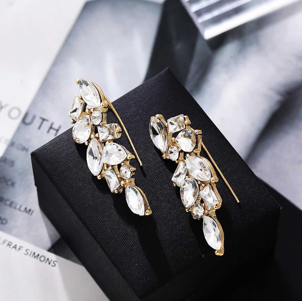 2023 New Trend Pearl Ear Clip Stud Climbing Earrings for Women Piercing Cartilage Zircon Ear Rings Charm Jewelry AccessoriesX240913