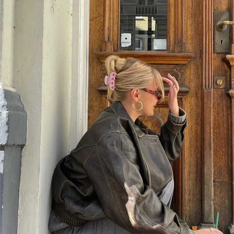 Spring Cherry Shining Diamond Clasp Hair Accessories For Women Grab Clip Trendy Claw Clips Grasp Your Hair FirmlyX240912