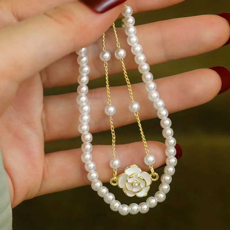 Vintage White Camellia Bracelet for Womens Elegant Double layered Simulated Pearl Bead Chain Bracelet Jewelry 2024 Trend W240913