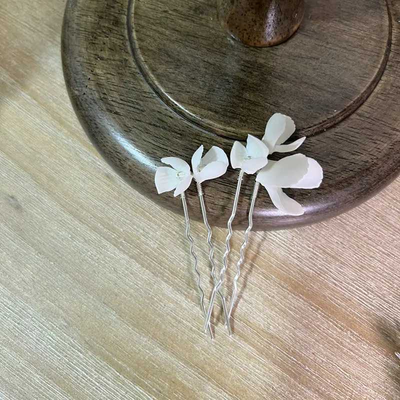 Handmade White Ceramic Flowers Bridal Hair Comb Pearls Wedding Headpiece Charming Prom Hair Accessories JewerlyX240913