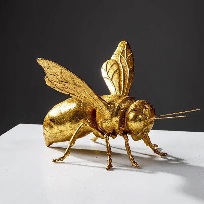 Golden Insects Simulated Small Animal Sculptures of Bees Crickets and Mantis Resin Home and Living Room Decoration Crafts 240905