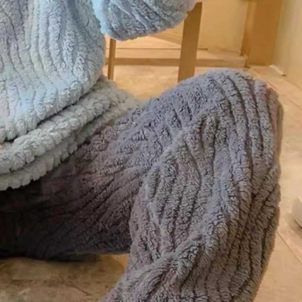 Men Pajama Pants Set Flannel Soft Solid Color Round Neck Top Pants Suit Touch Comfortable Long Sleeve Pullover Pajama Set Y240913