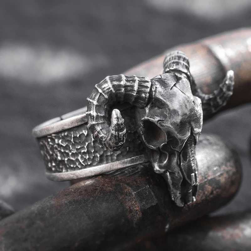 Band Rings Vintage Retro Punk Skull Devil Horn for Men Women Couples Personality Party Hip Hop Claw Ring Jewelry Wholesale H240913