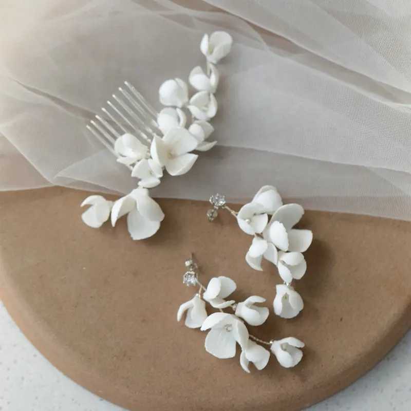 Handmade Ceramic Flower Hair Comb For Bridal Shiny Rhinestone Silver Color Earring For Women Wedding Accessories Prom JewelryX240913