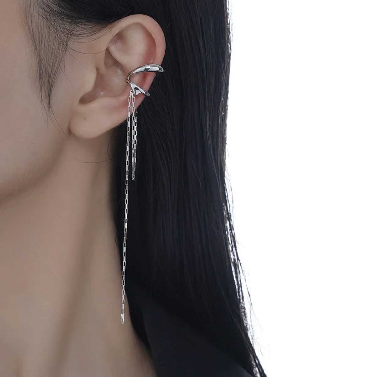 Platinum Letter C Earrings Tassel Chain Earrings Cuffs False Perforated Artificial Ear Clips Womens Korean Fashion JewelryX240913