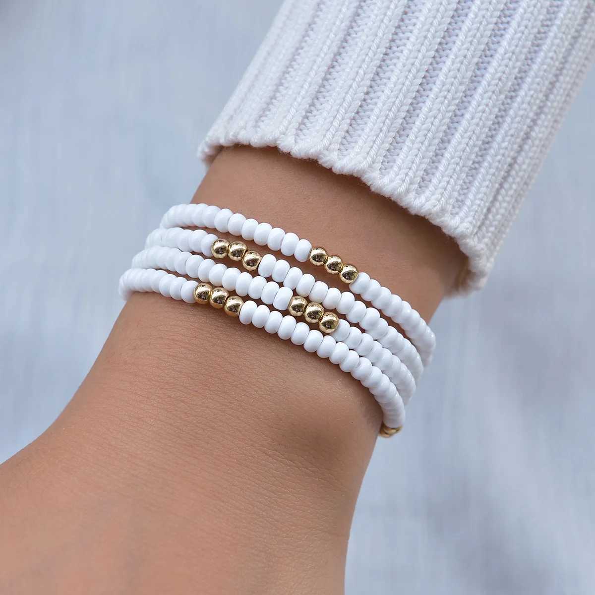 Fashionable and minimalist vacation style available in black and white resin bead bracelet elastic rope jewelry gift W240913
