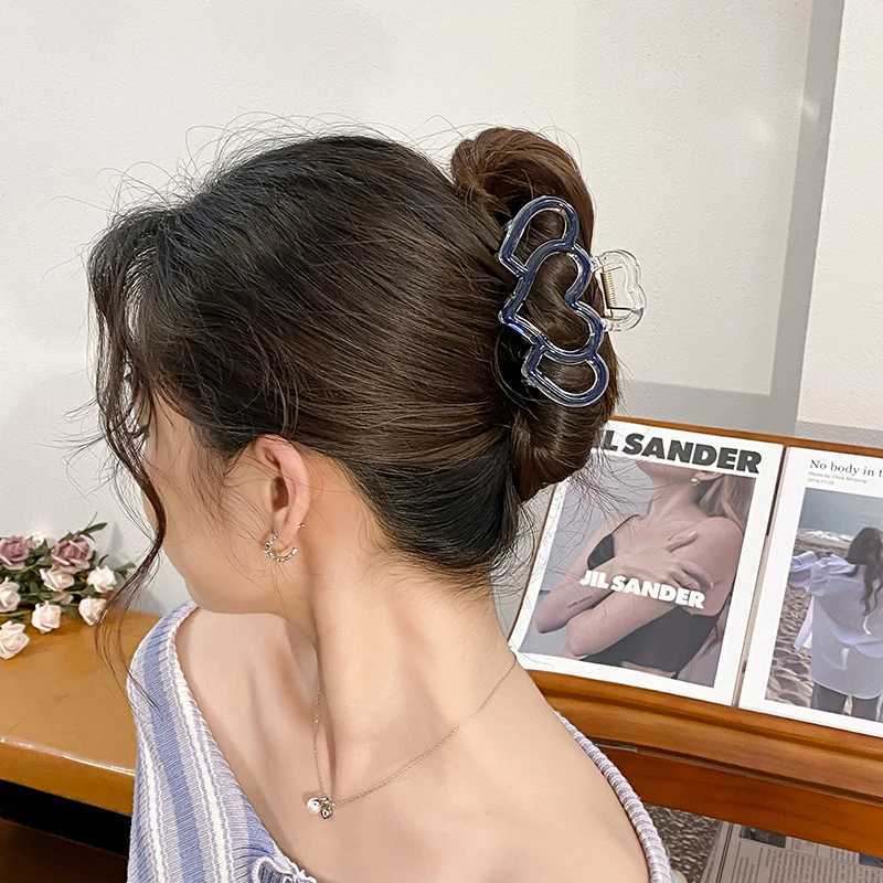 AISHG Acrylic Love Hair Claw Clip for Girls Korean Colorful Transparent Head Shark Hairpin Women Hair Accessories Crab ClipX240912