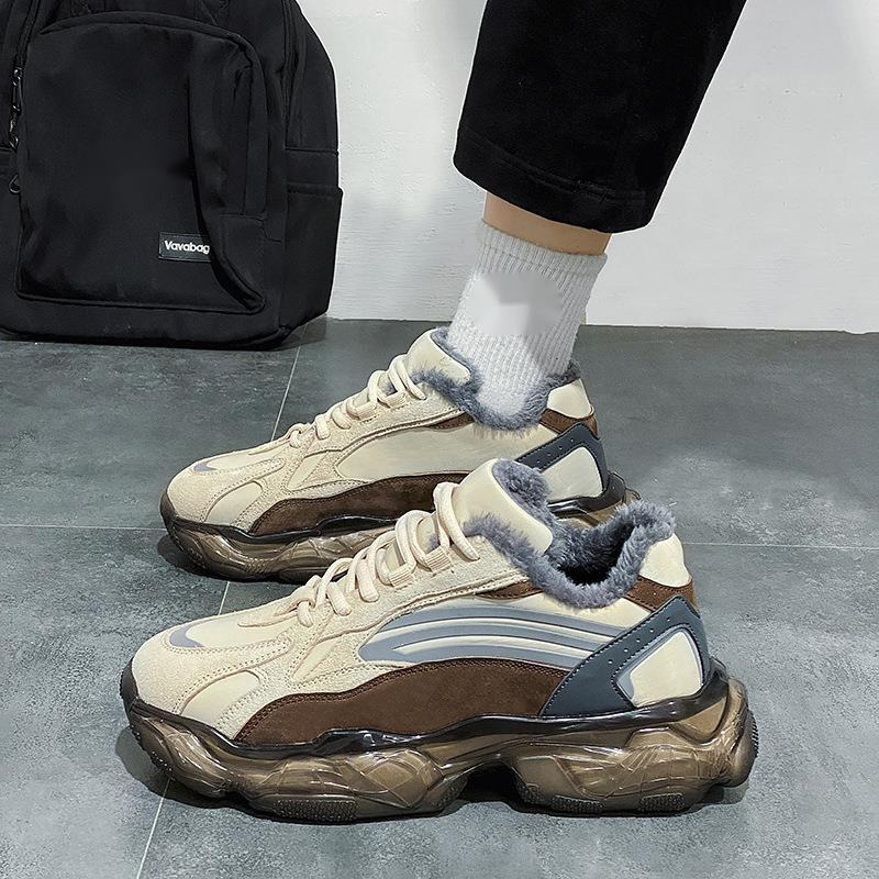 Men's fashionable sports for teenagers to wear outdoors in winter, with plush insulation and cotton shoes. Low cut lace up thick soled dad shoes