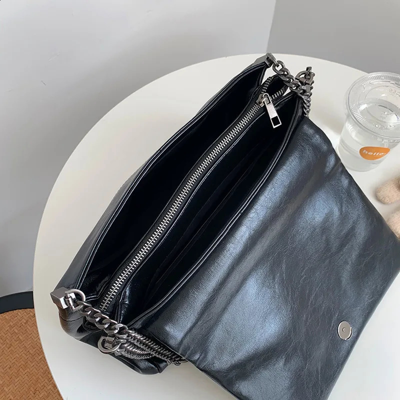Fashion womens commuting bag PU leather cross body bag chain shoulder bag womens large capacity handbag 240912