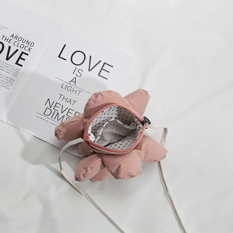 Cute Sunflower Shoulder Bag Womens Youth Fashion Flower shaped Soft Handbag Cross Body Messenger Bag Womens childrens Wallet 240912