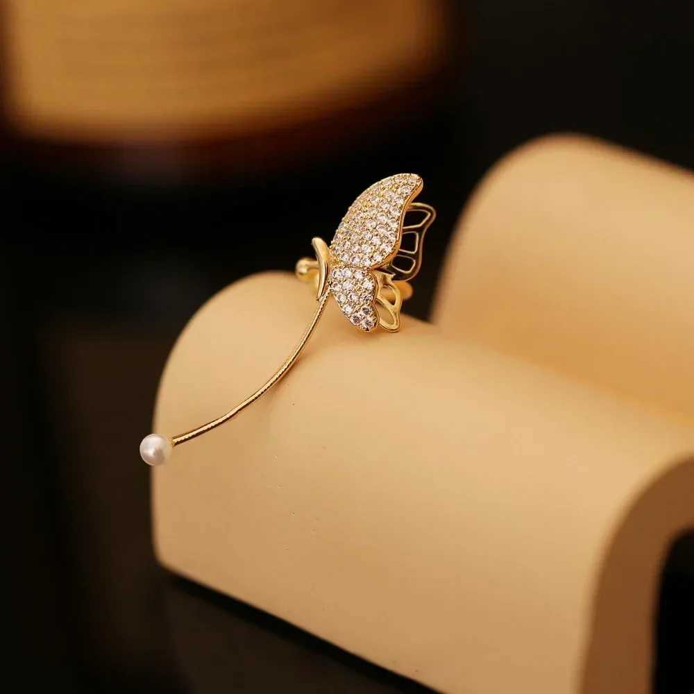 New Delicate Zircon Cute Butterfly Clip Earrings Female Buckle Ear Cuff No Piercings Cartilage Ear for Women Fashion JewelryX240913