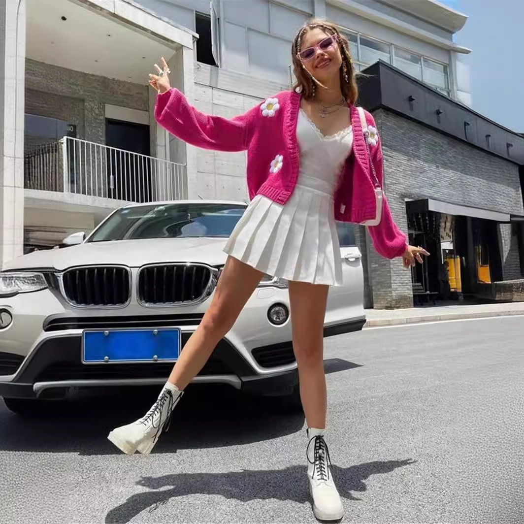 Autumn New Sweet Flower Pattern Cardigan Loose Short Knitted Women's Sweater