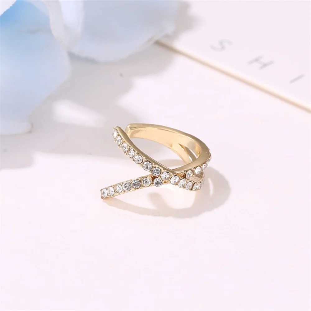 Korean Punk Metal Zircon Ear Cuff Clip on Earrings for Women Goth Fake Pierced C Shape Small Earcuff Ear Wrap Earrings JewelryX240913