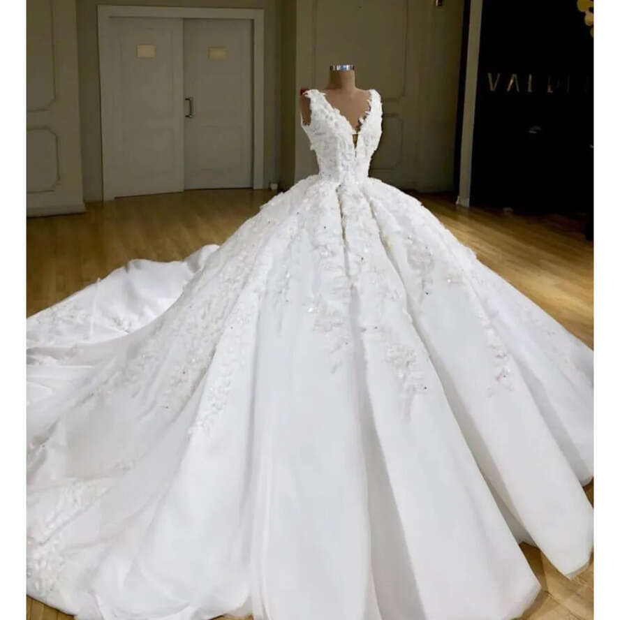 Dresses Ball 2019 Gown With Petticoat V Neck Lace Appliques Beads A E Elegant Country Wedding Dress Plus Size Bridal Gowns S legant s