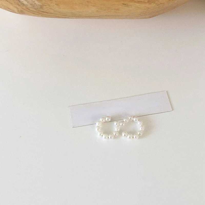 New Elegant Simple Circle Pearl Ear Cuff Fake Piercing Clip on Earrings for Women Girl Fashion Pearls Earcuff Earrings JewelryX240913