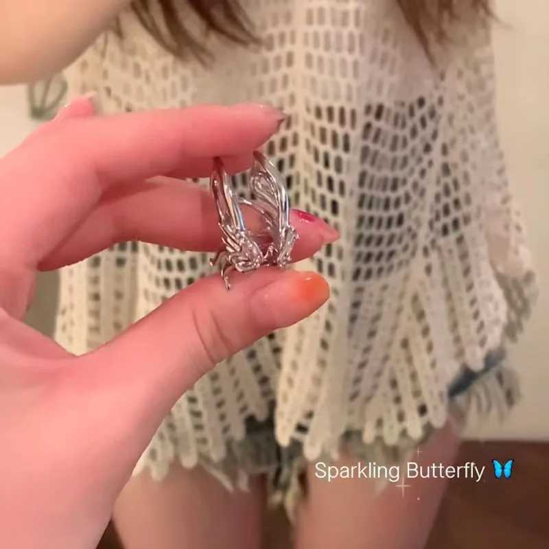 Fashion Punk Butterfly Elf Ear Clip 2023 Trendy Design Liquid Metal Wing Ear Cuff No Piercing Earrings for Women Girls JewelryX240913