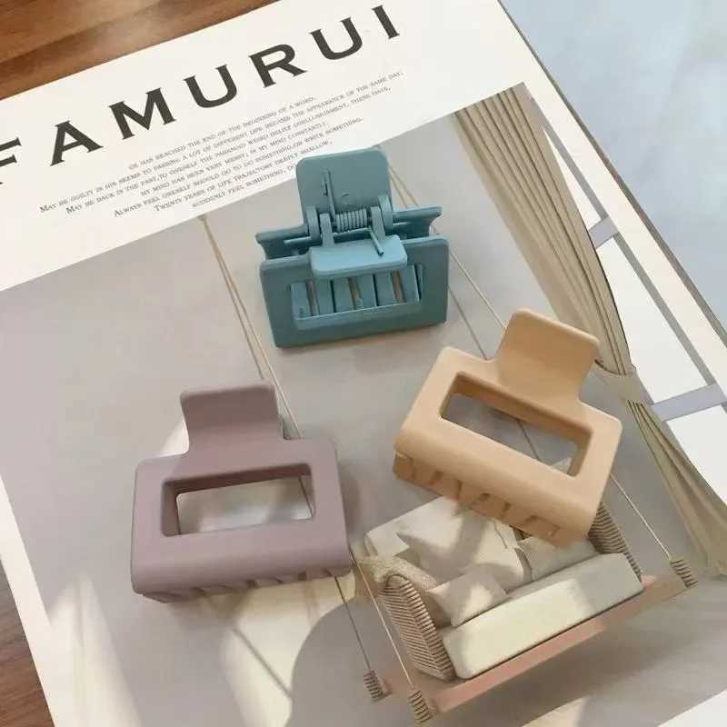 Korea Fashion Women Hair Claws Crab Clamps Charm Solid Small Size Hair Clips Crab Chic Headdress Lady Hair Styling Tool HeadwearX240912